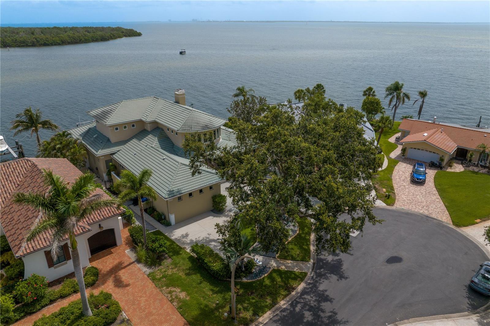 2279 MERMAID PT NE