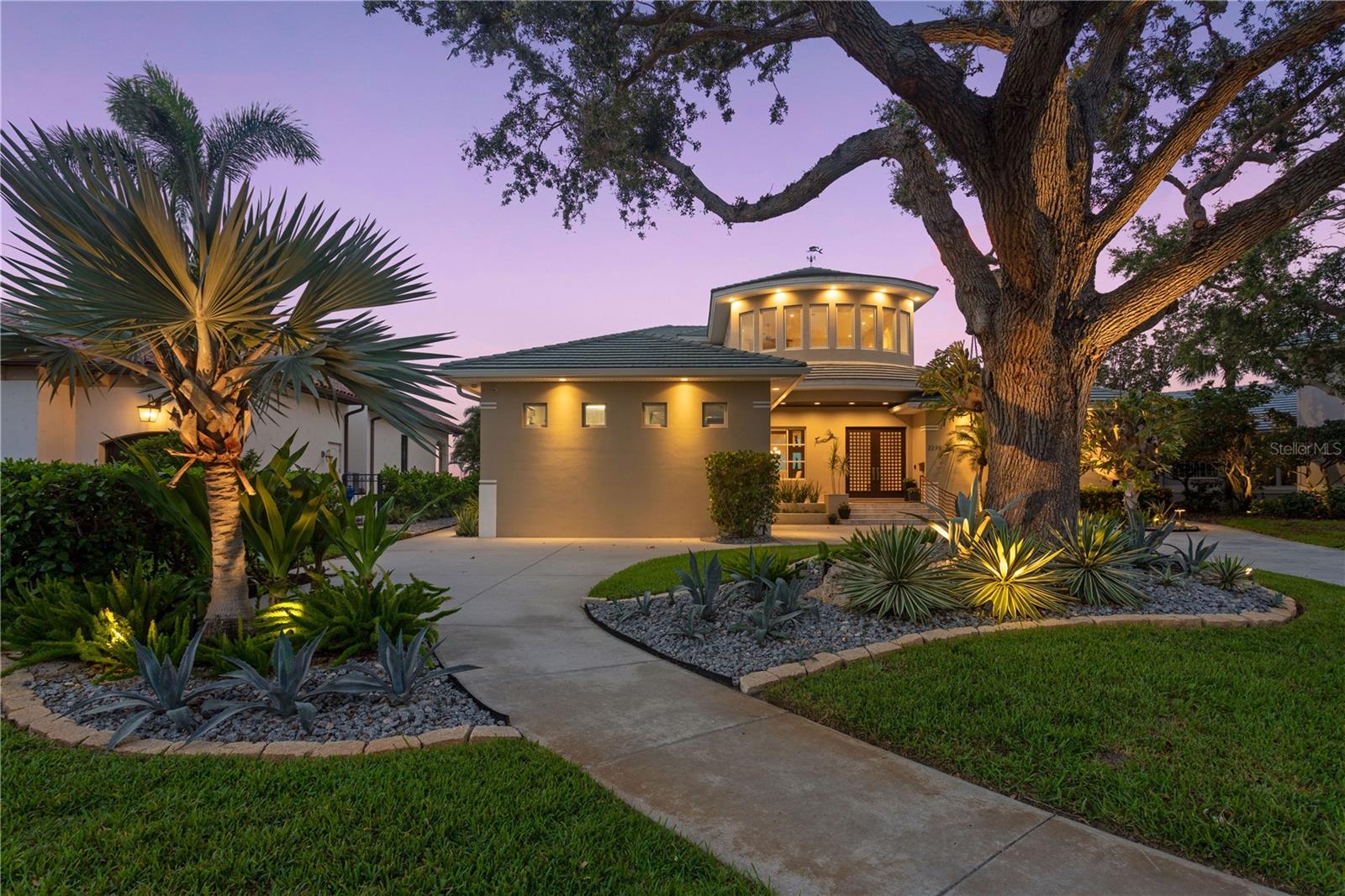 2279 MERMAID PT NE