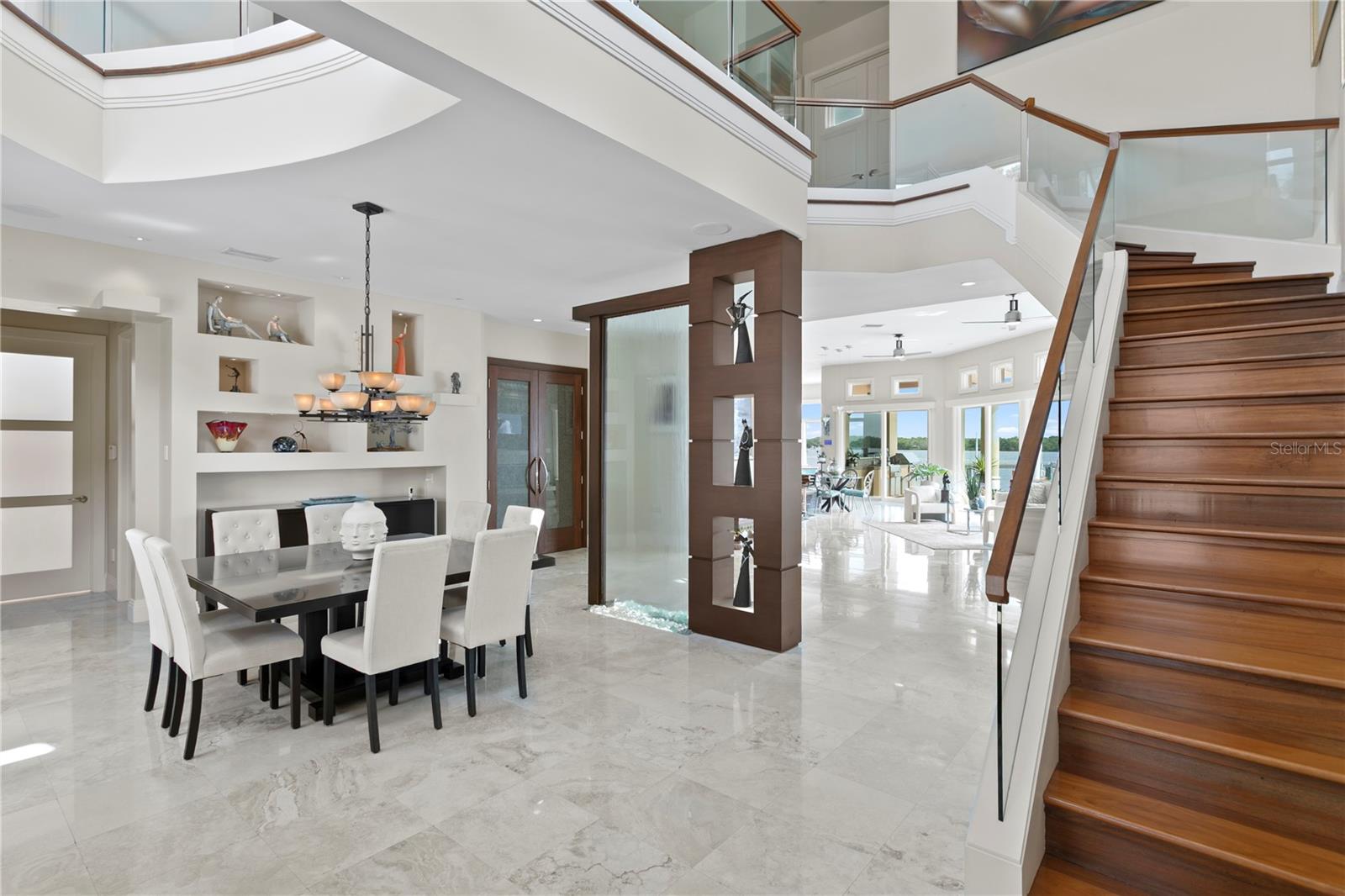 2279 MERMAID PT NE