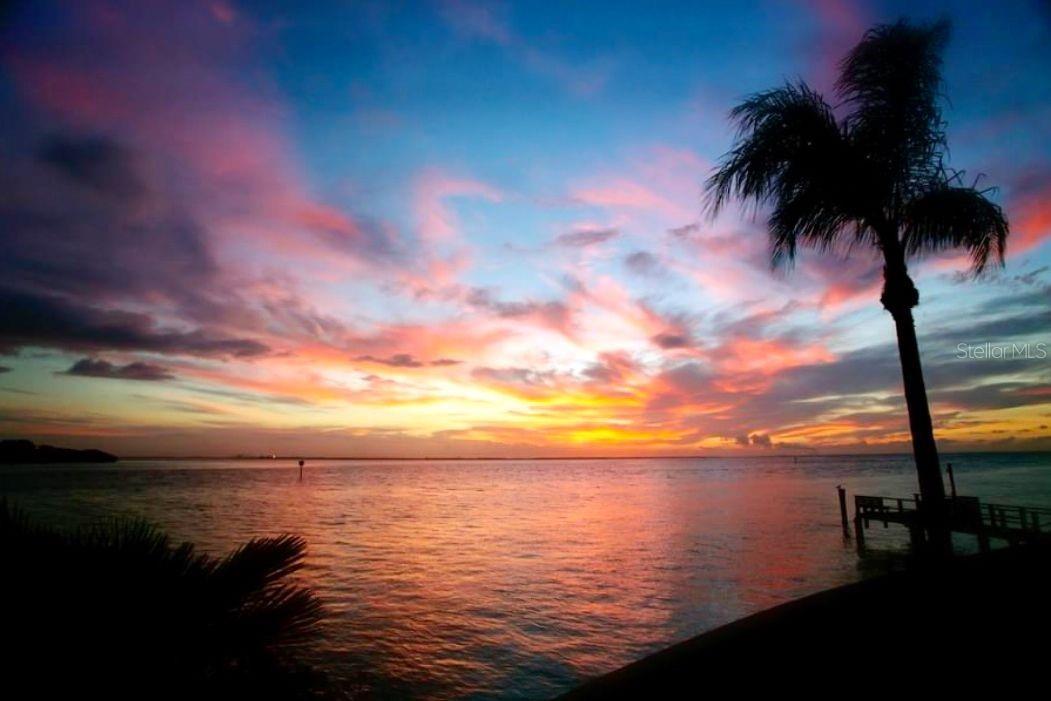 2279 MERMAID PT NE