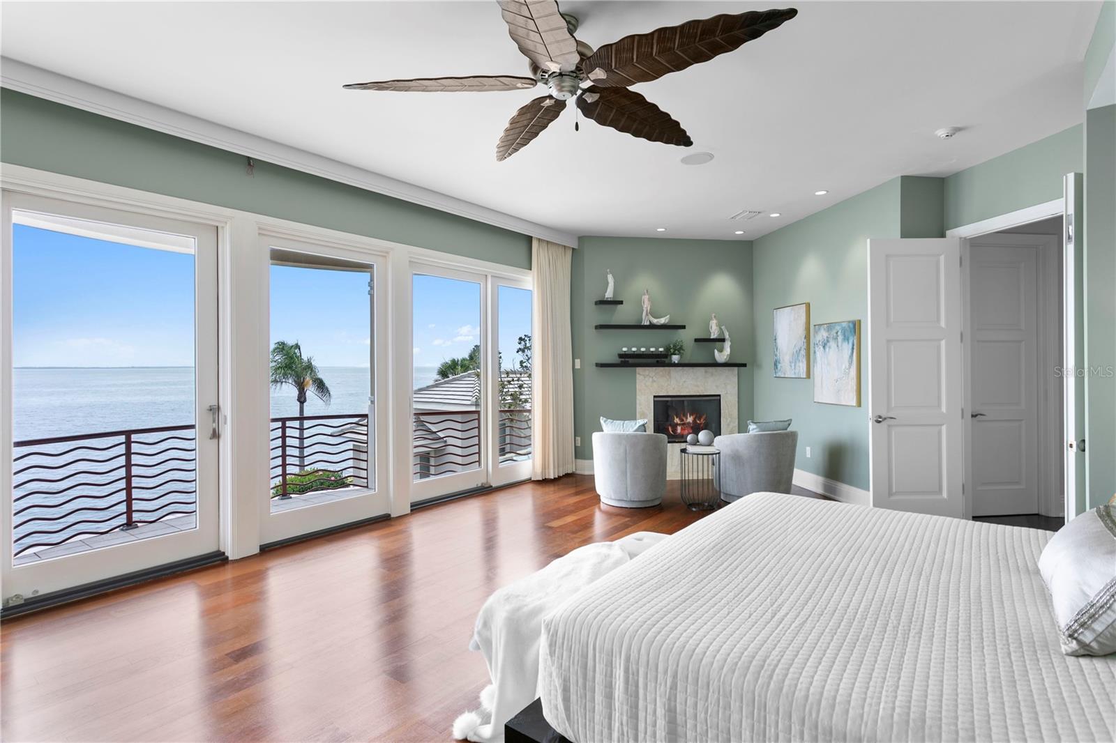 2279 MERMAID PT NE