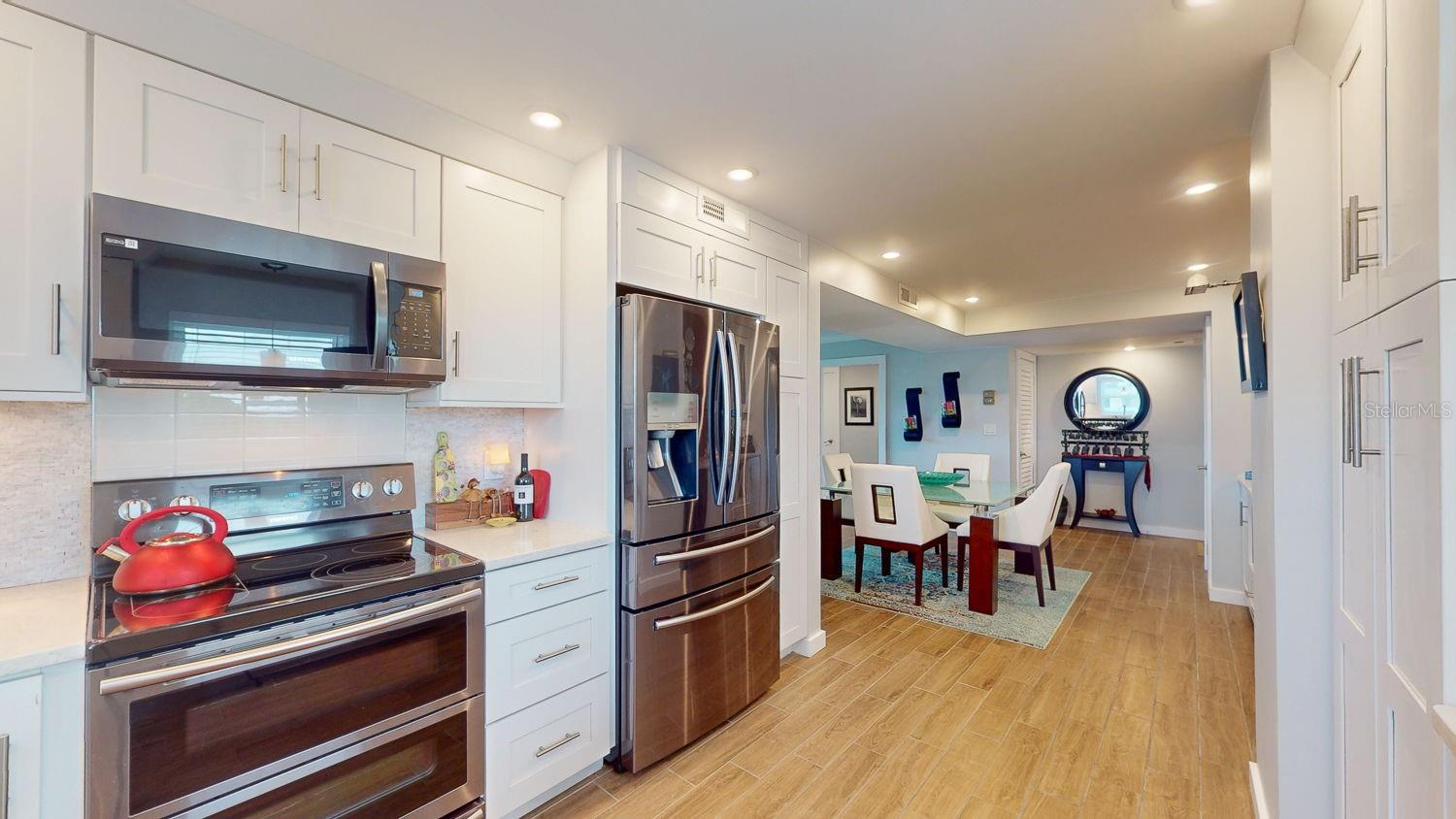 1120 N SHORE DR NE #501