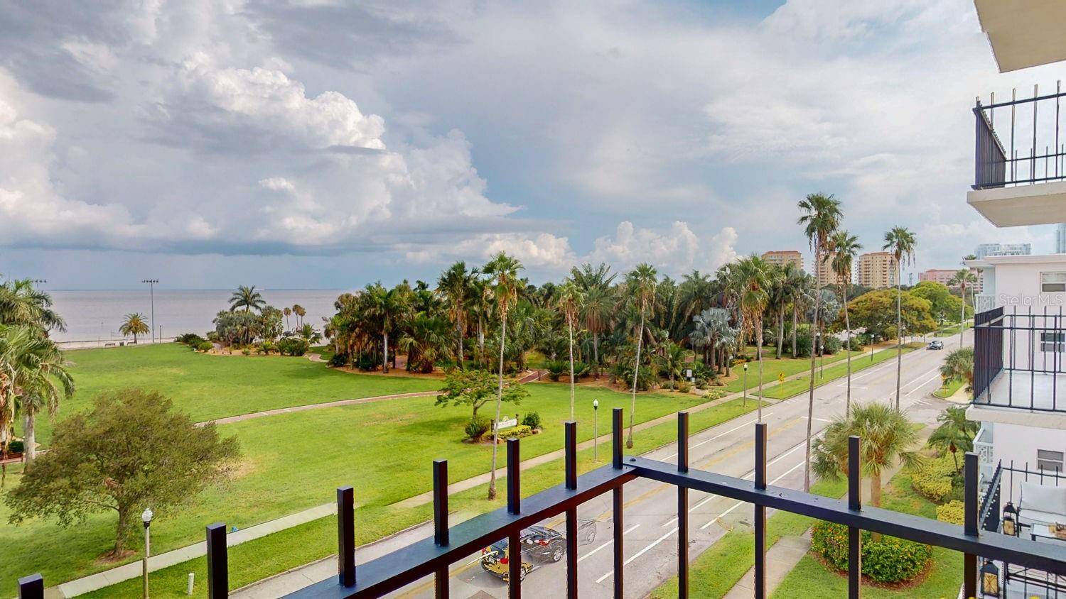 1120 N SHORE DR NE #501