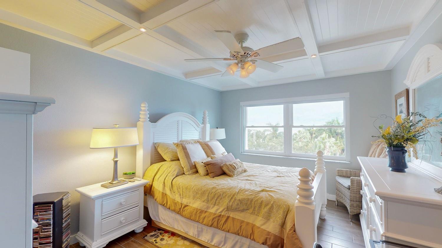 1120 N SHORE DR NE #501