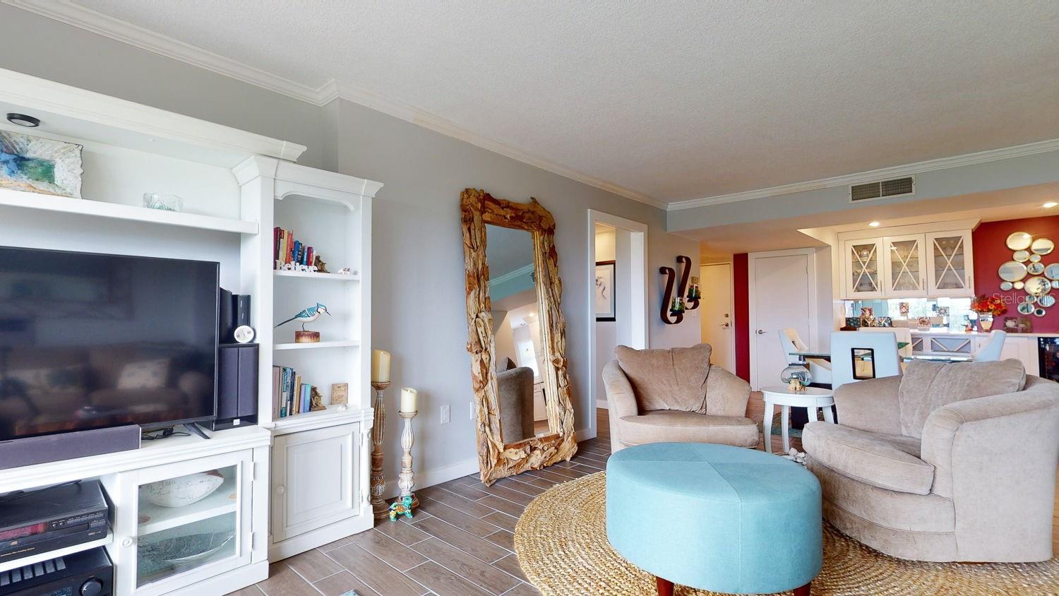 1120 N SHORE DR NE #501