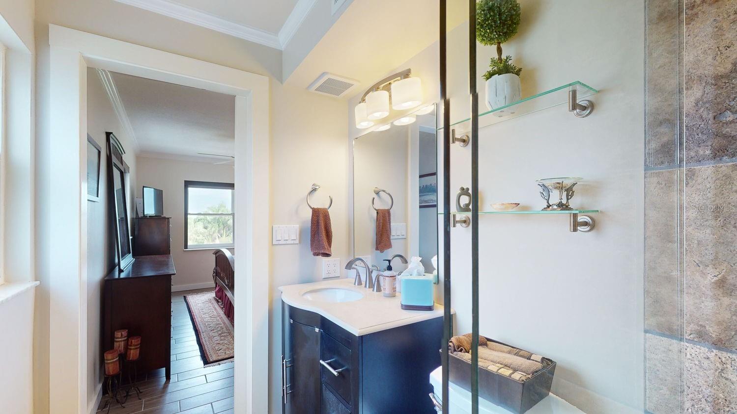 1120 N SHORE DR NE #501