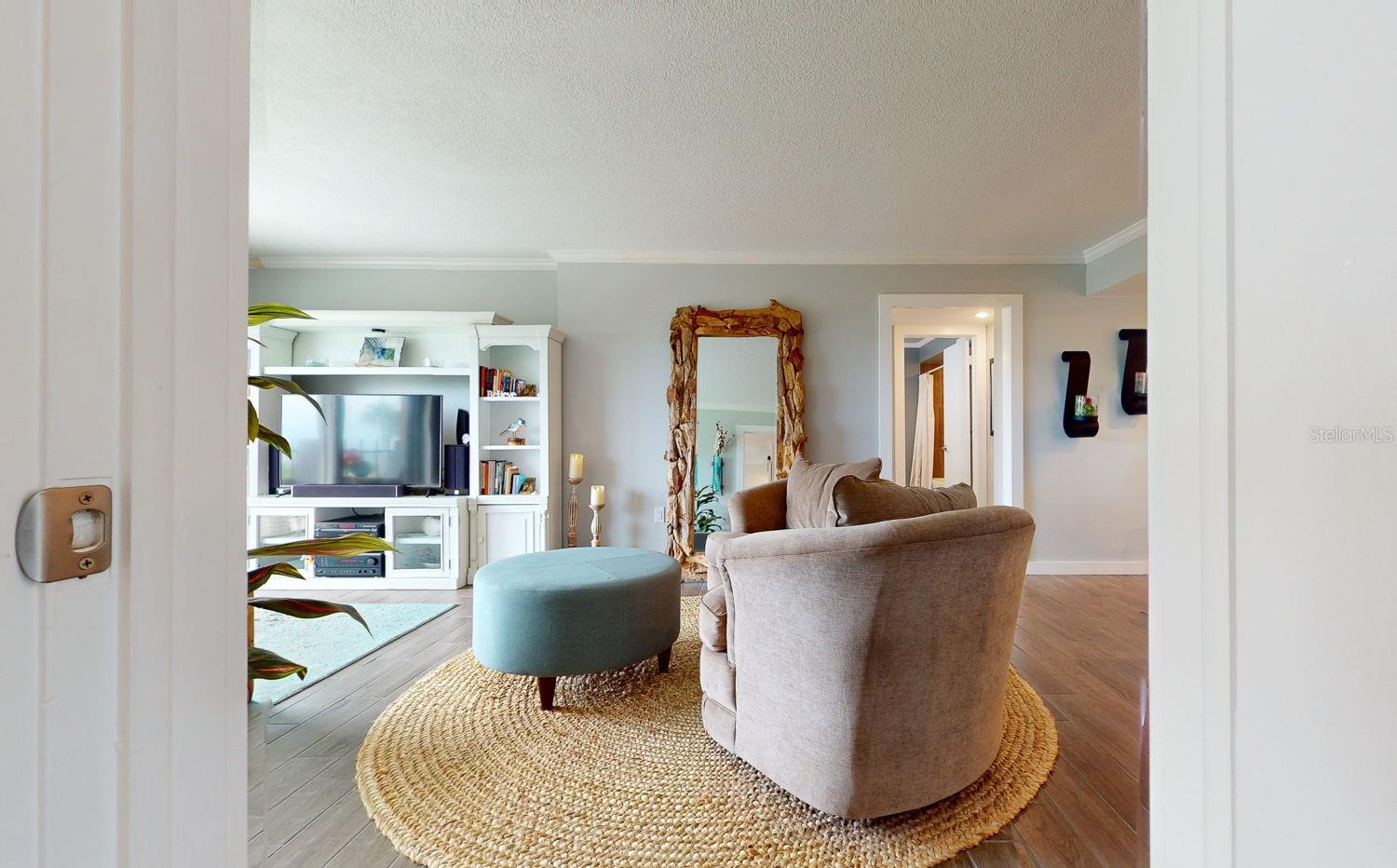 1120 N SHORE DR NE #501