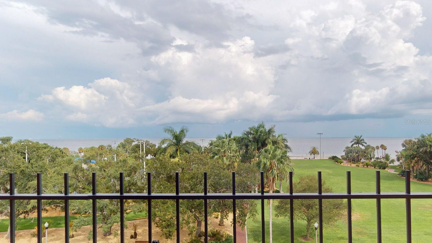 1120 N SHORE DR NE #501