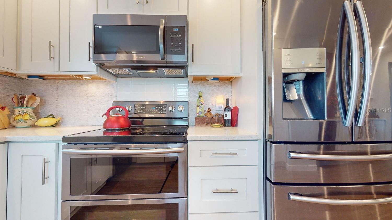 1120 N SHORE DR NE #501