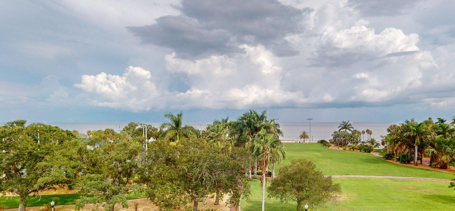 1120 N SHORE DR NE #501