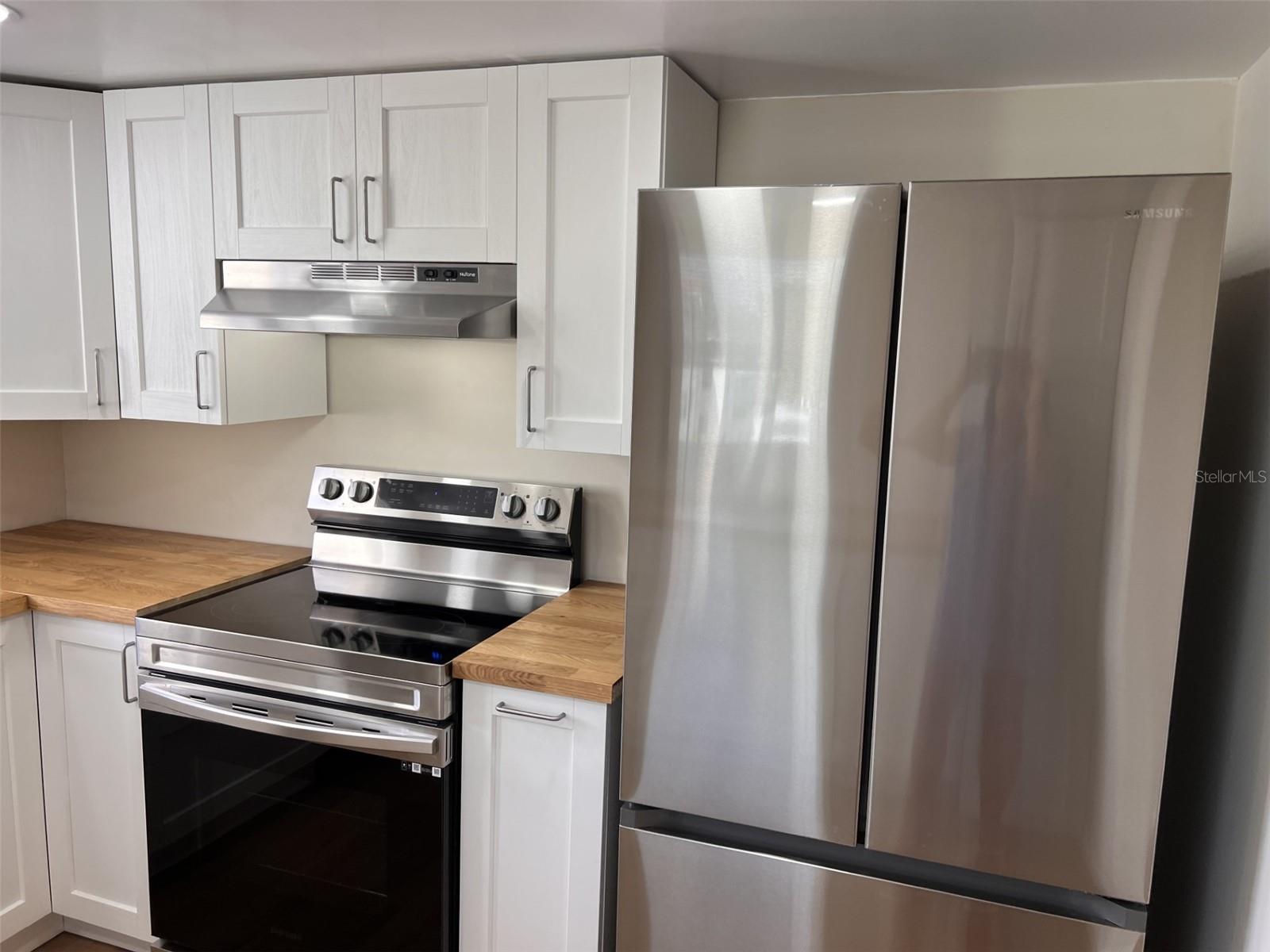 1120 N SHORE DR NE #301