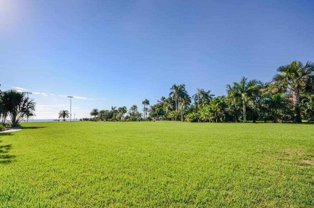 1120 N SHORE DR NE #301