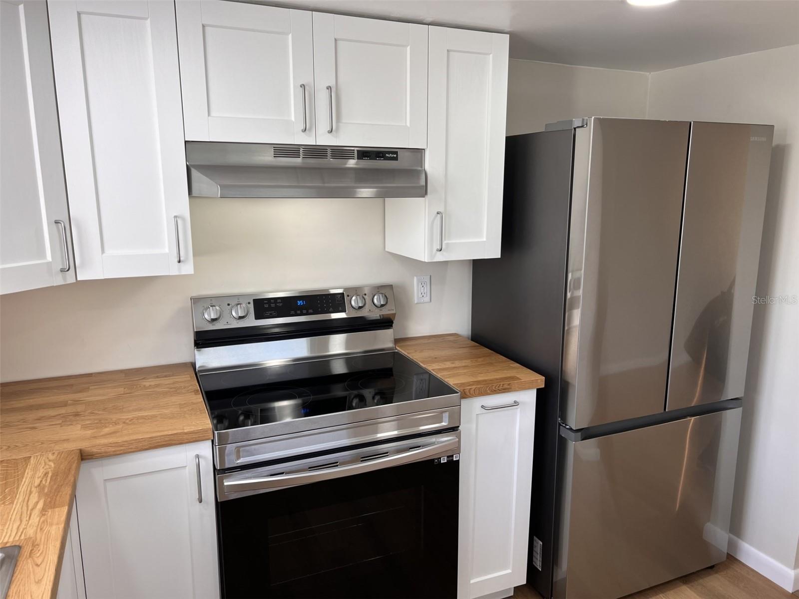 1120 N SHORE DR NE #301