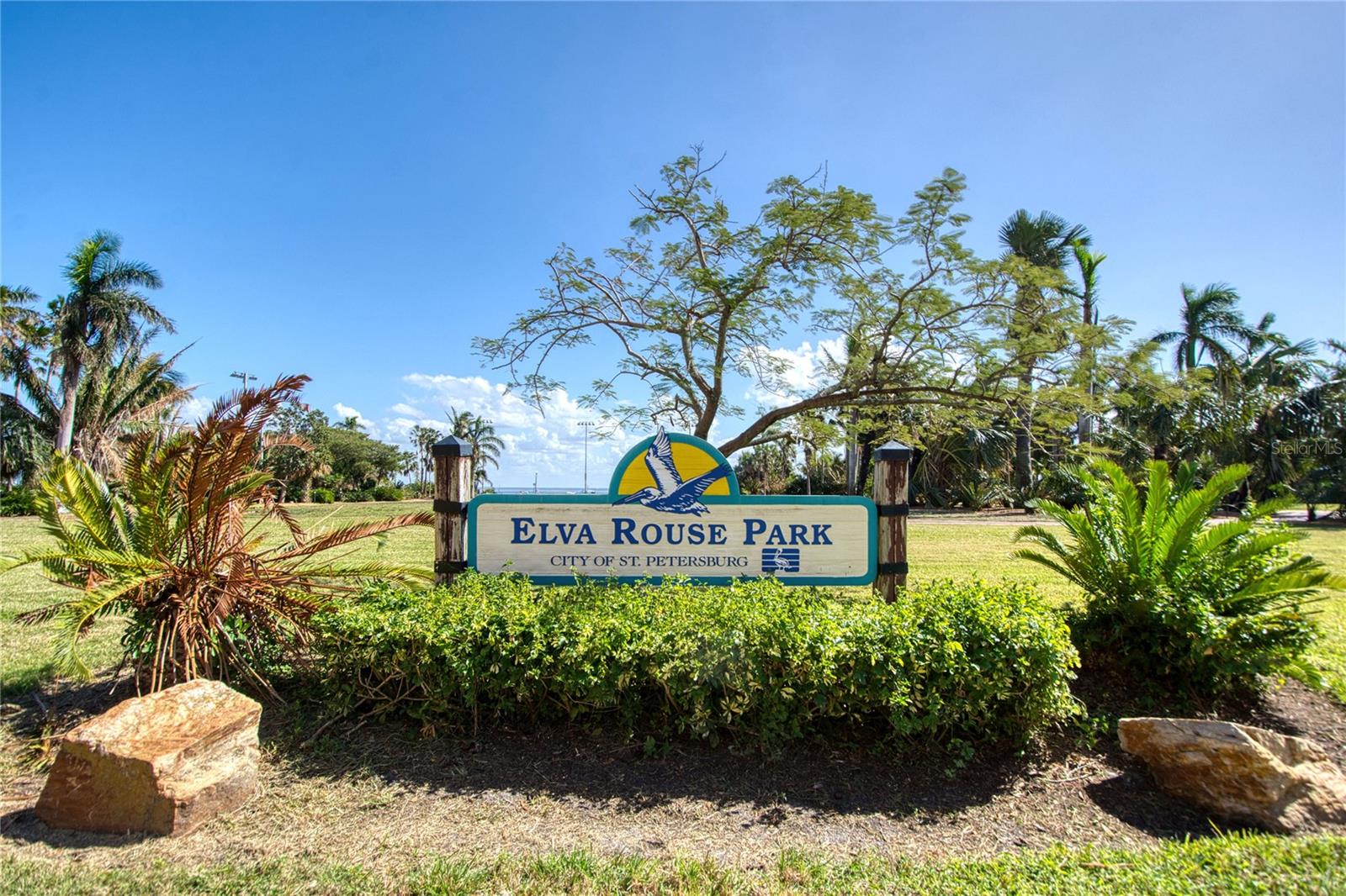 1120 N SHORE DR NE #301