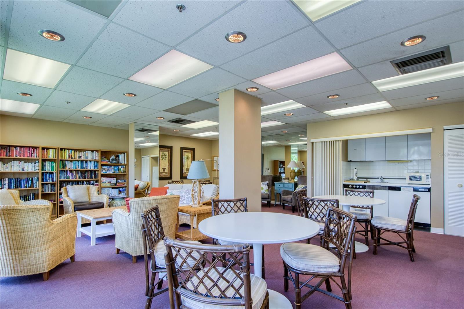 1120 N SHORE DR NE #301