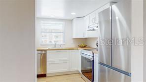 1120 N SHORE DR NE #301