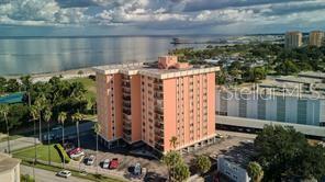 1120 N SHORE DR NE #301