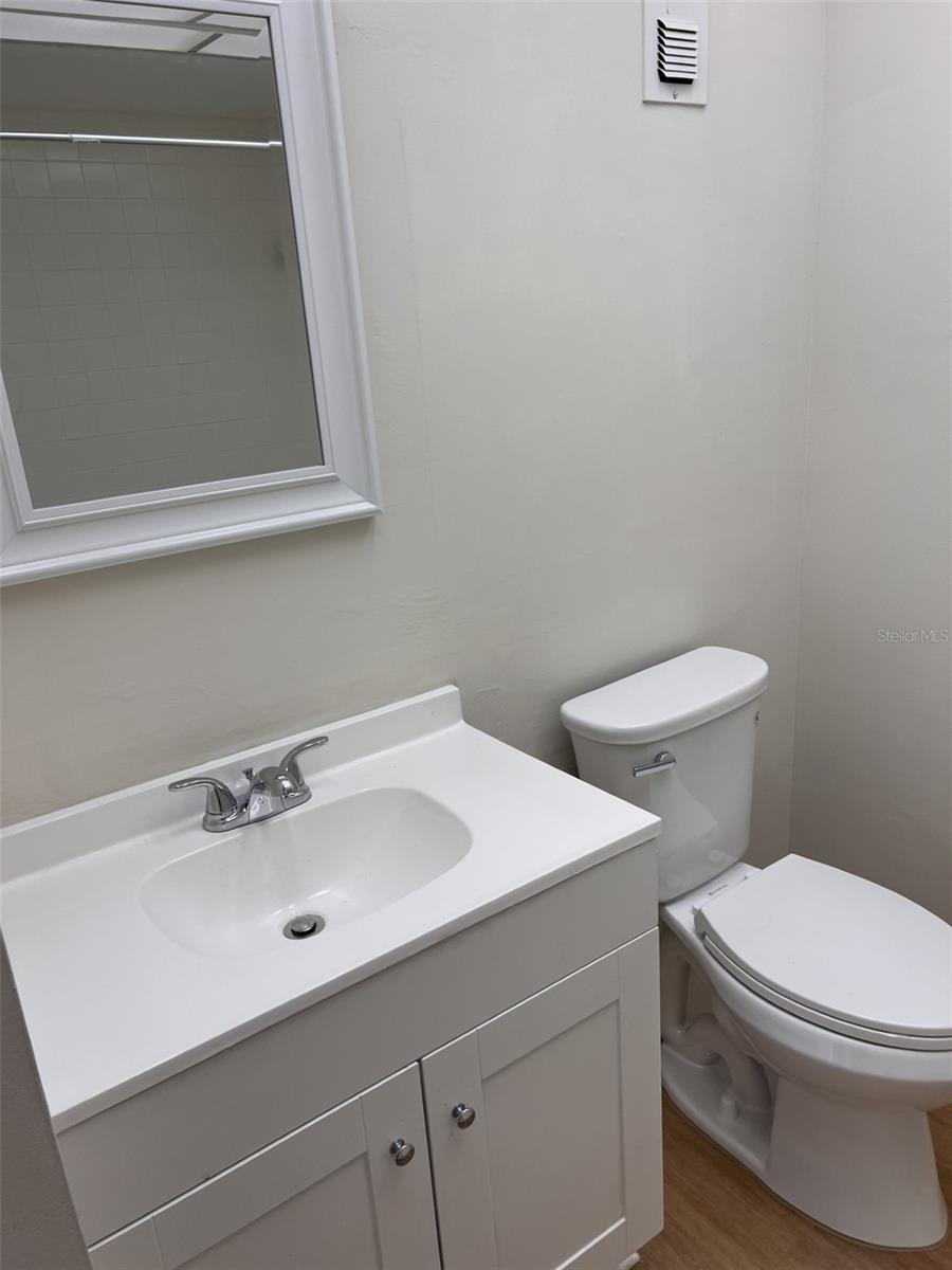 1120 N SHORE DR NE #301