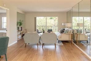 1120 N SHORE DR NE #301