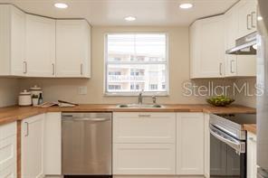 1120 N SHORE DR NE #301