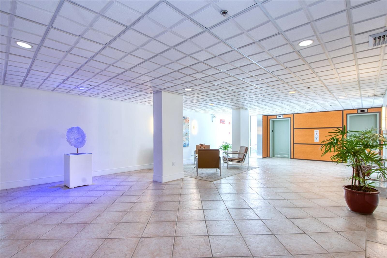 1120 N SHORE DR NE #301