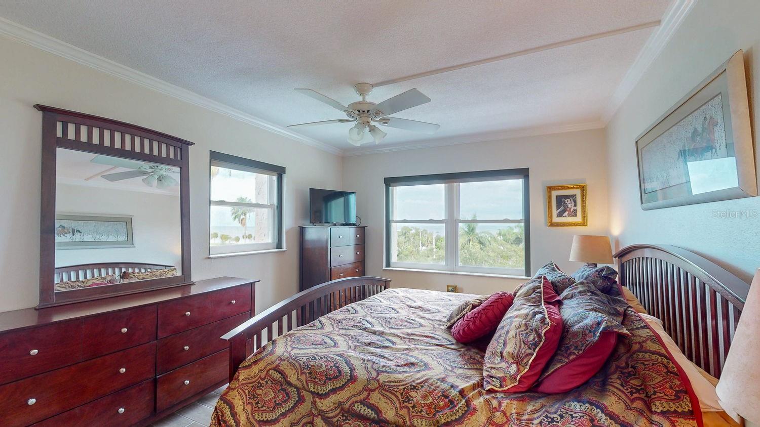 1120 N SHORE DR NE #501