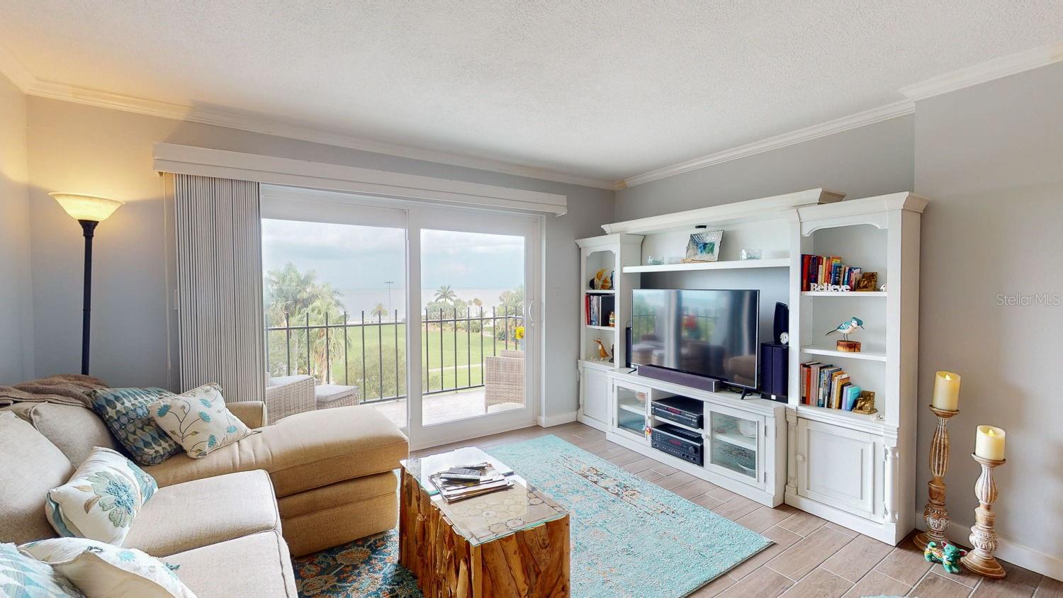 1120 N SHORE DR NE #501