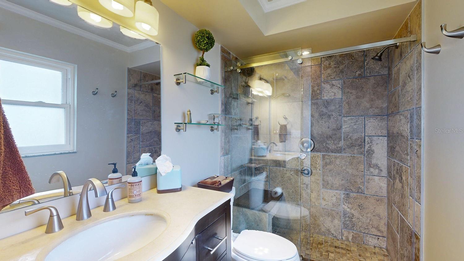 1120 N SHORE DR NE #501