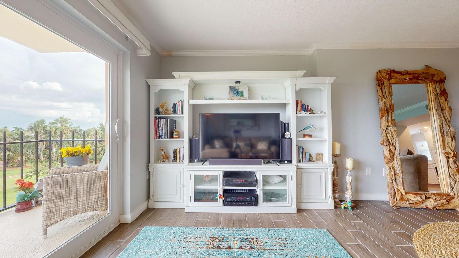 1120 N SHORE DR NE #501