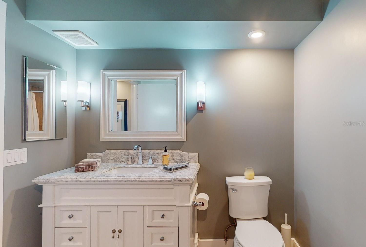 1120 N SHORE DR NE #501