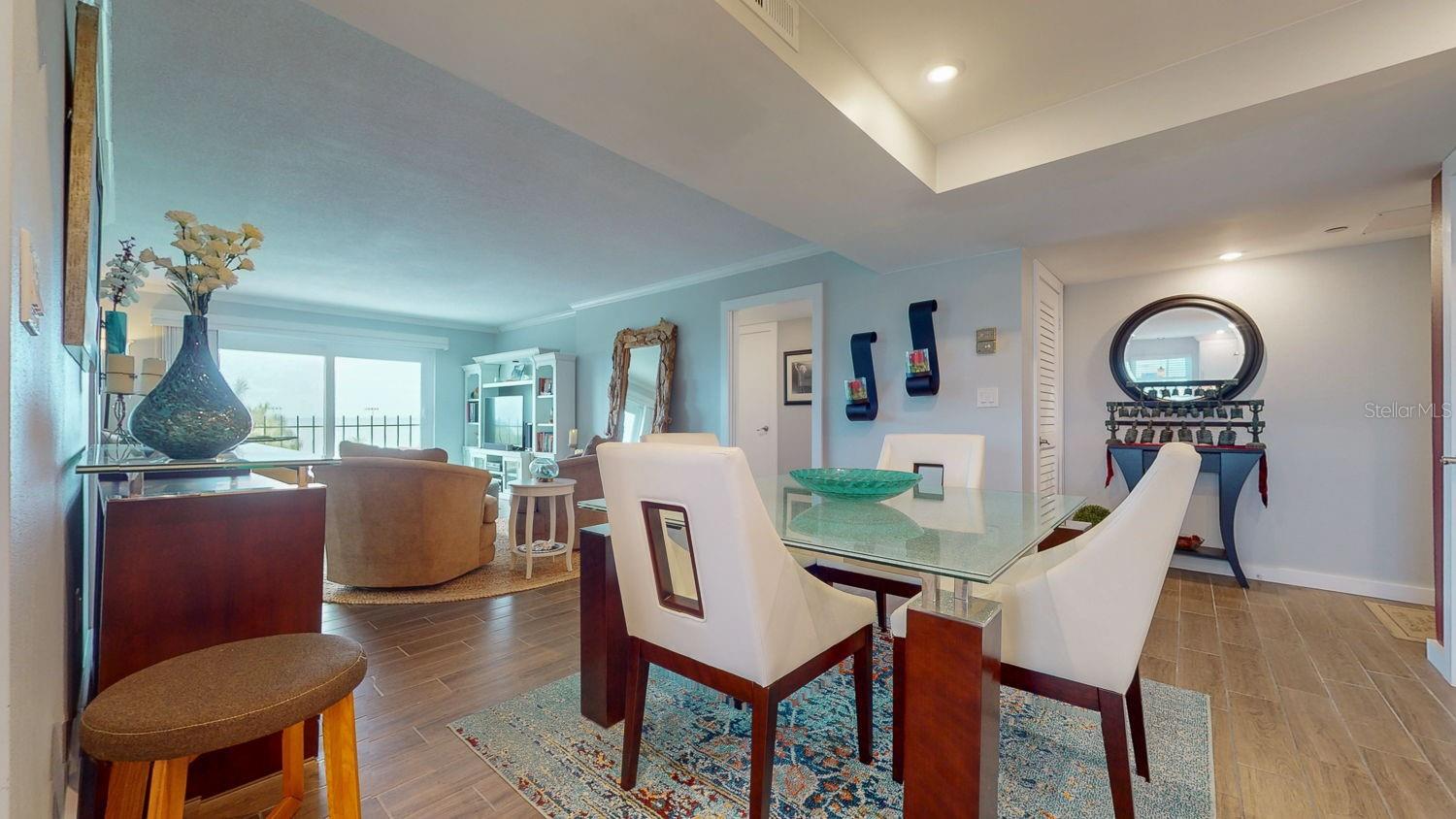 1120 N SHORE DR NE #501