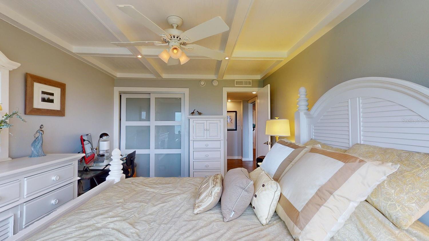 1120 N SHORE DR NE #501