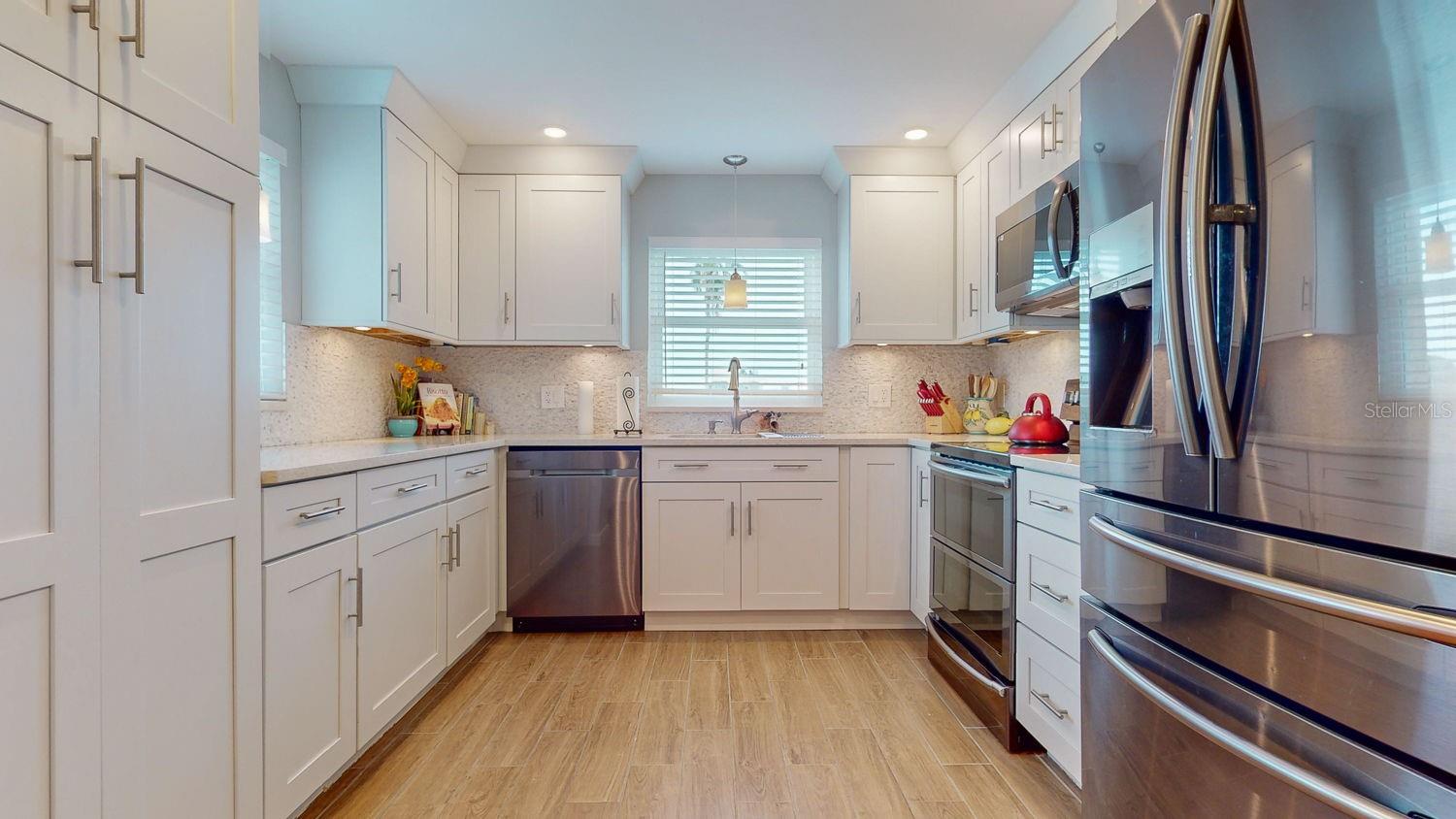 1120 N SHORE DR NE #501