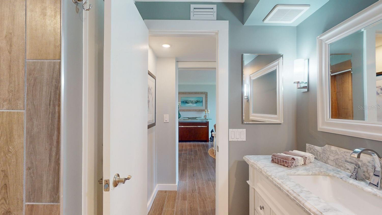 1120 N SHORE DR NE #501