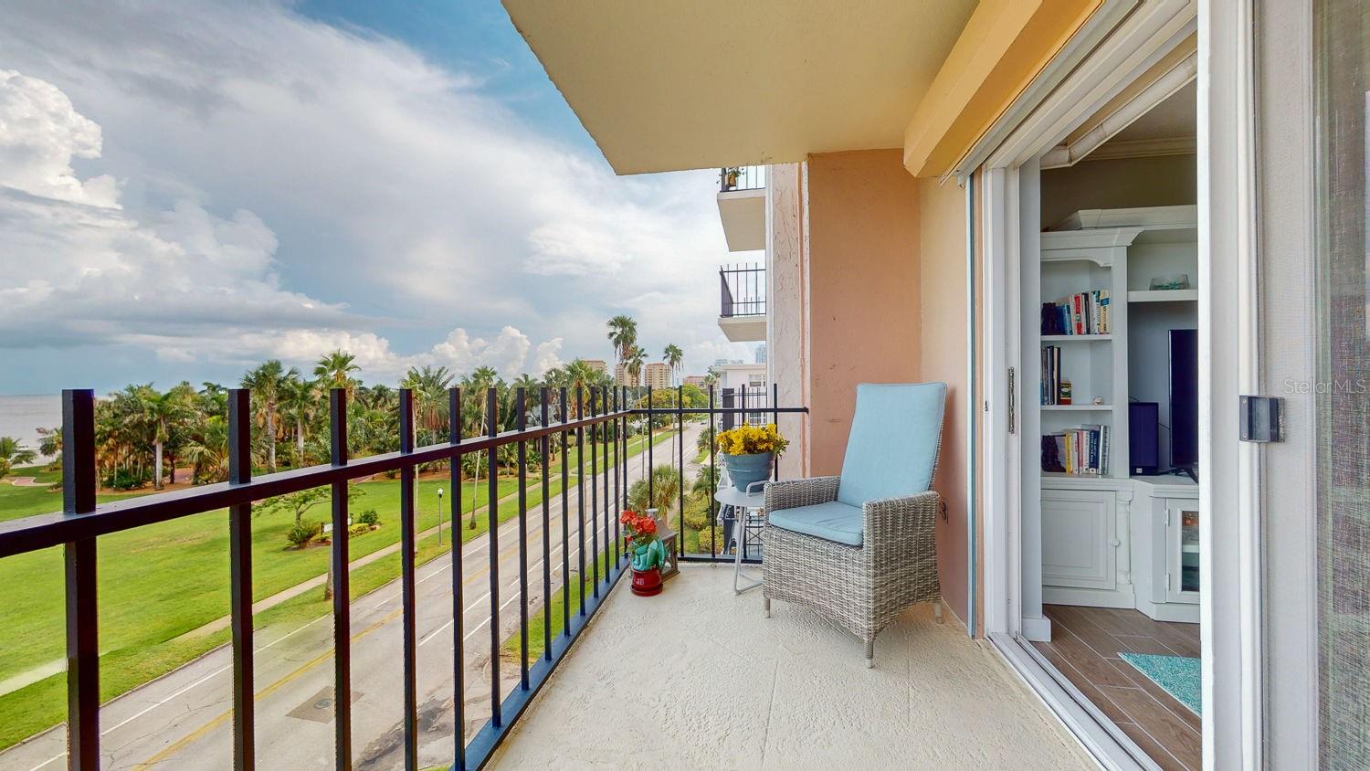 1120 N SHORE DR NE #501