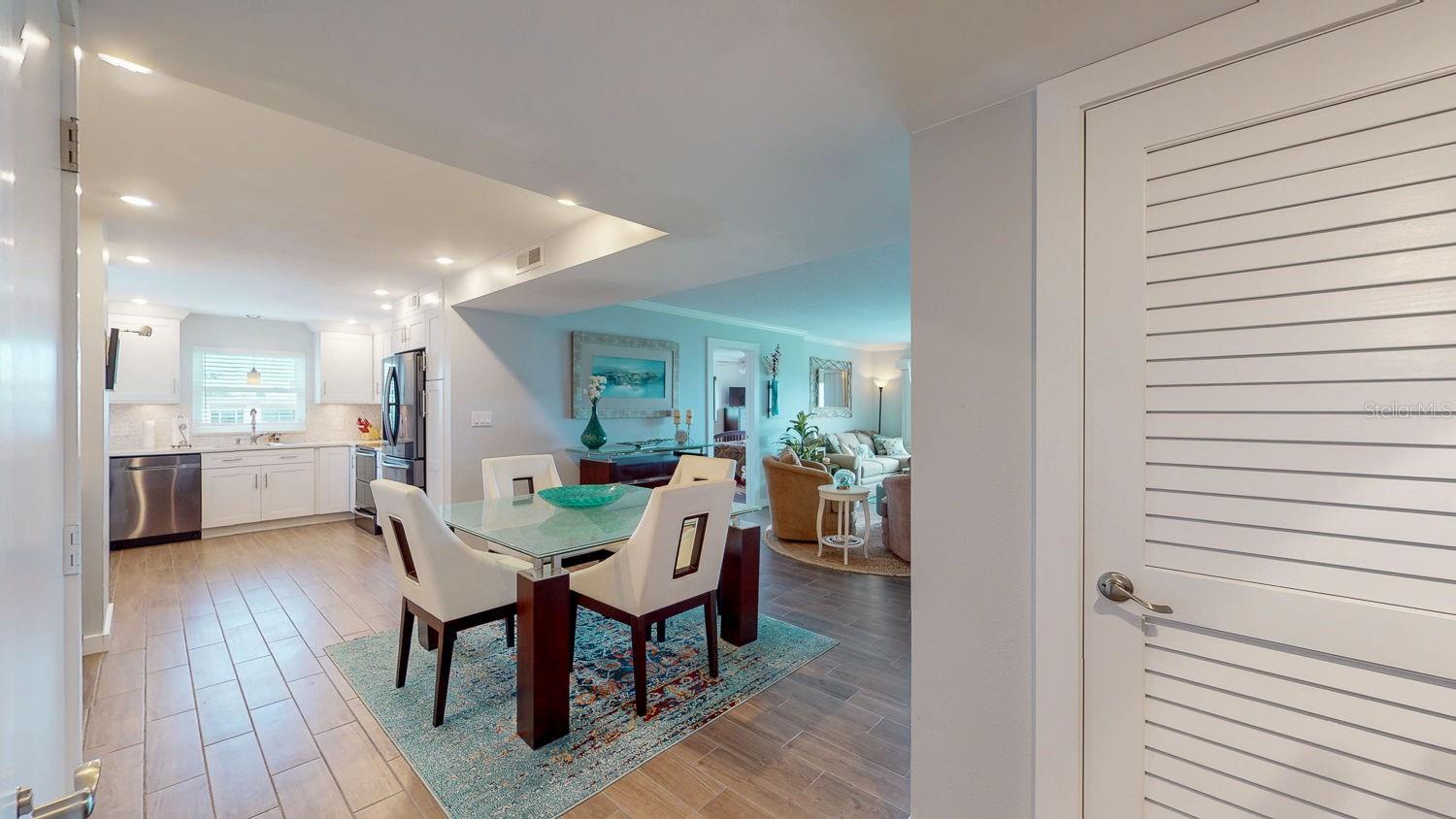 1120 N SHORE DR NE #501