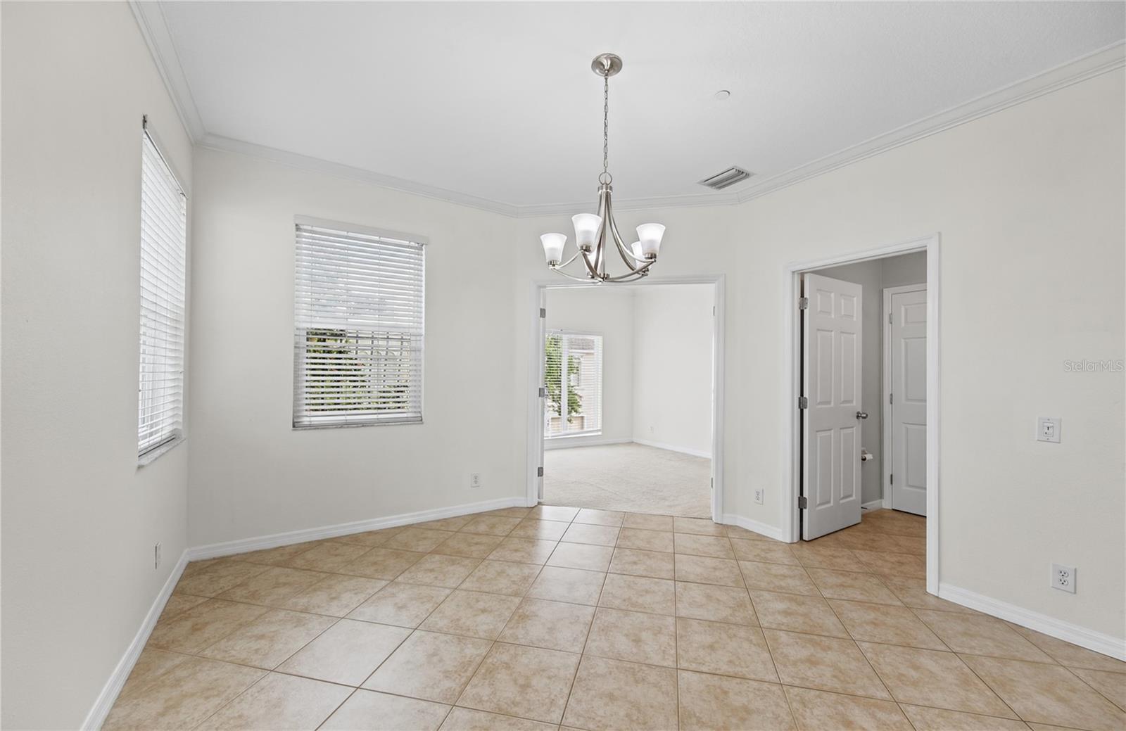 1146 VENETIAN HARBOR DR NE