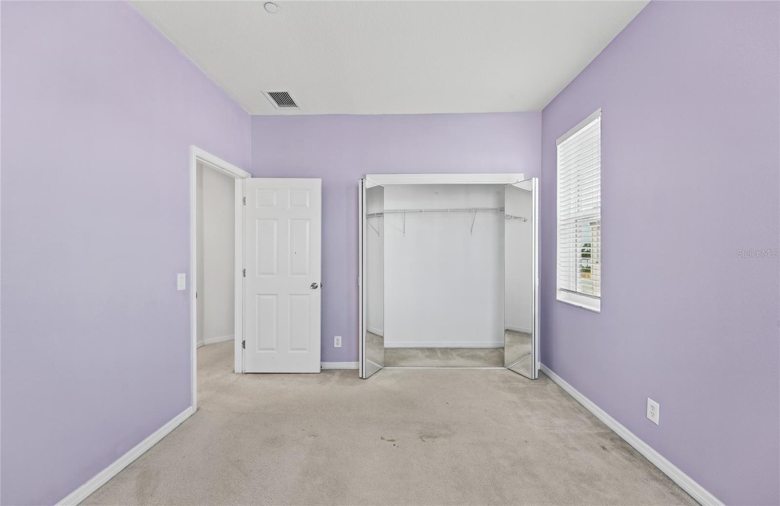 1146 VENETIAN HARBOR DR NE