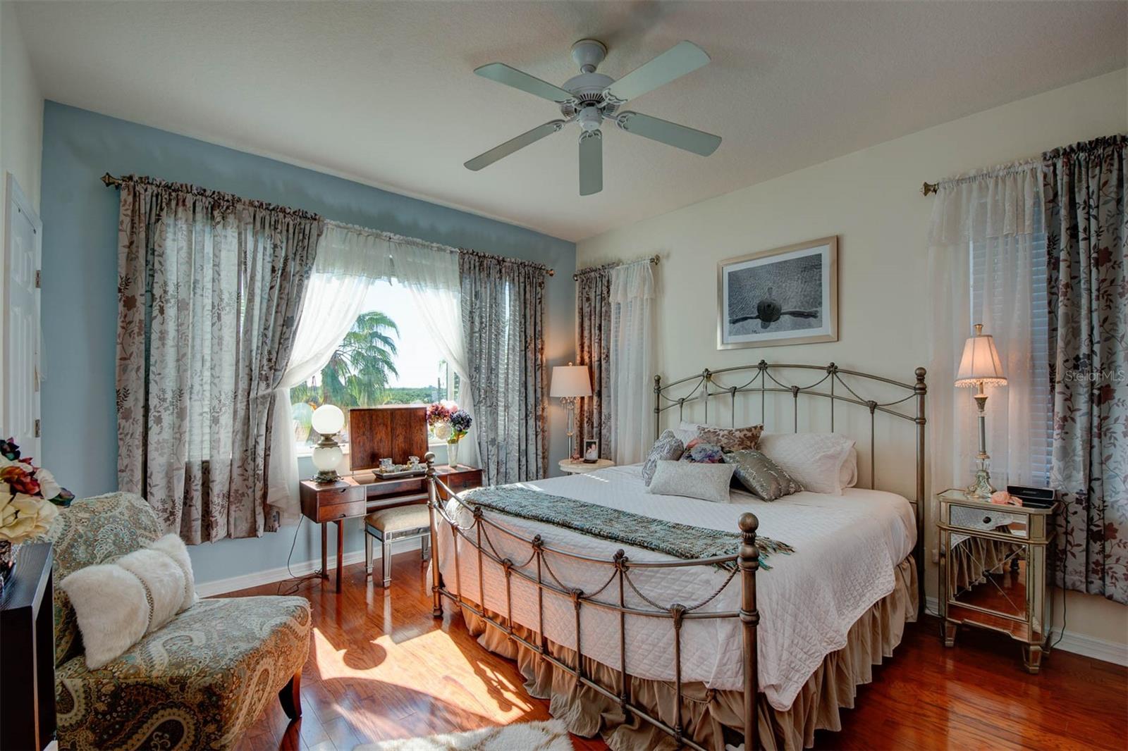 1146 VENETIAN HARBOR DR NE