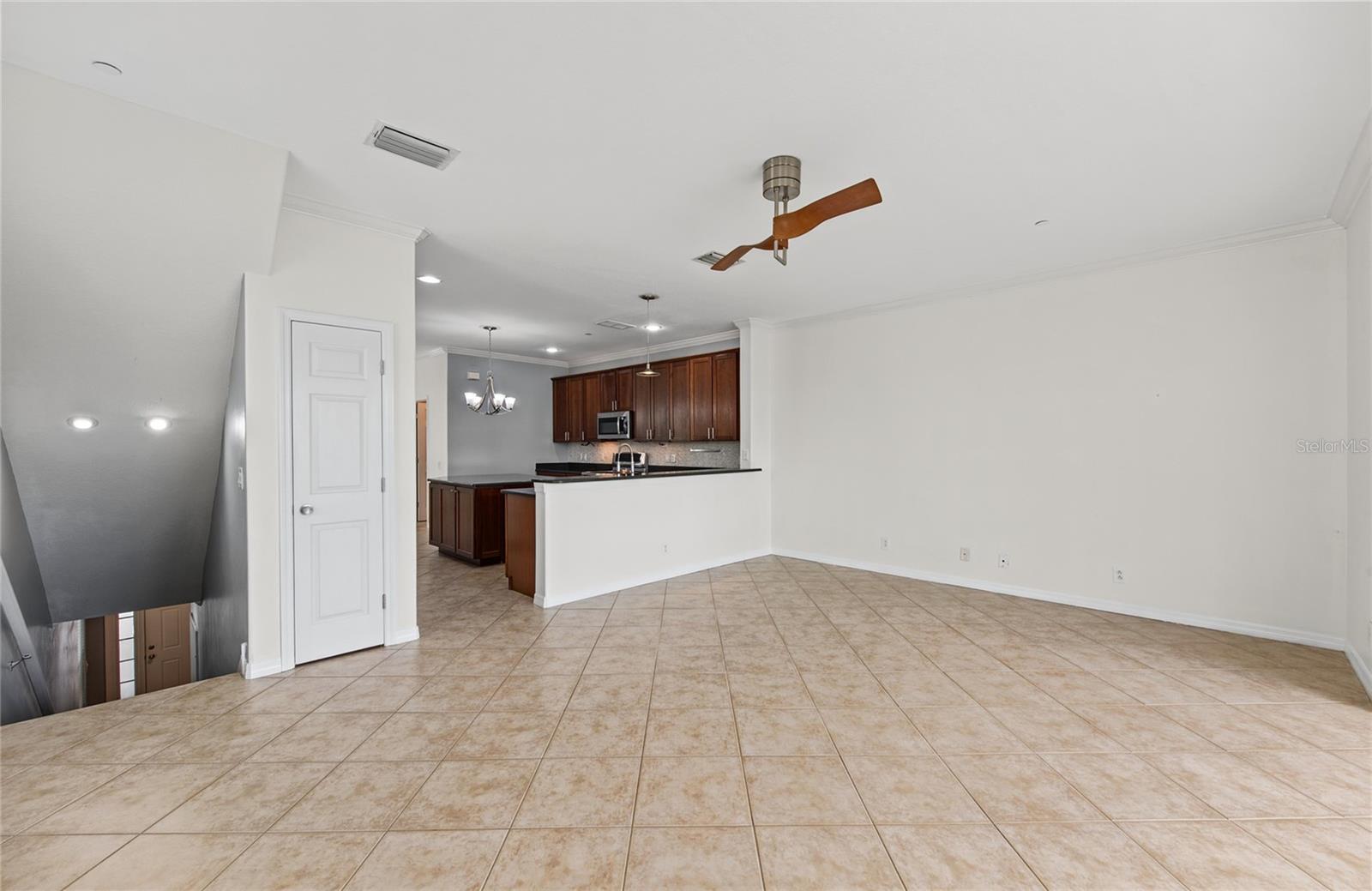 1146 VENETIAN HARBOR DR NE