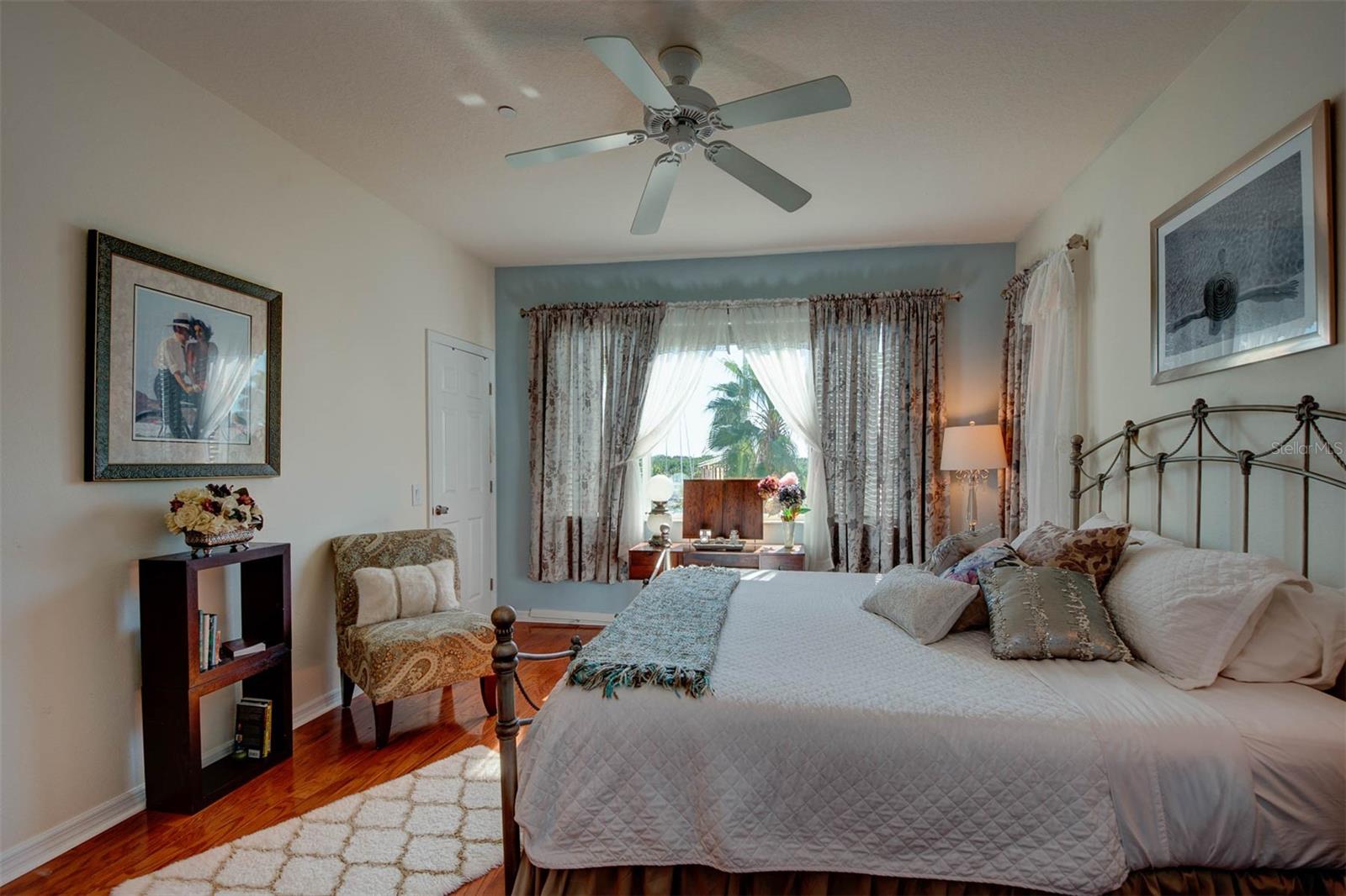 1146 VENETIAN HARBOR DR NE