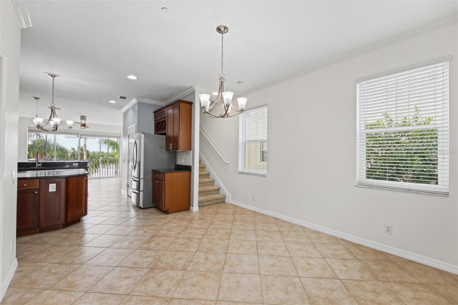 1146 VENETIAN HARBOR DR NE