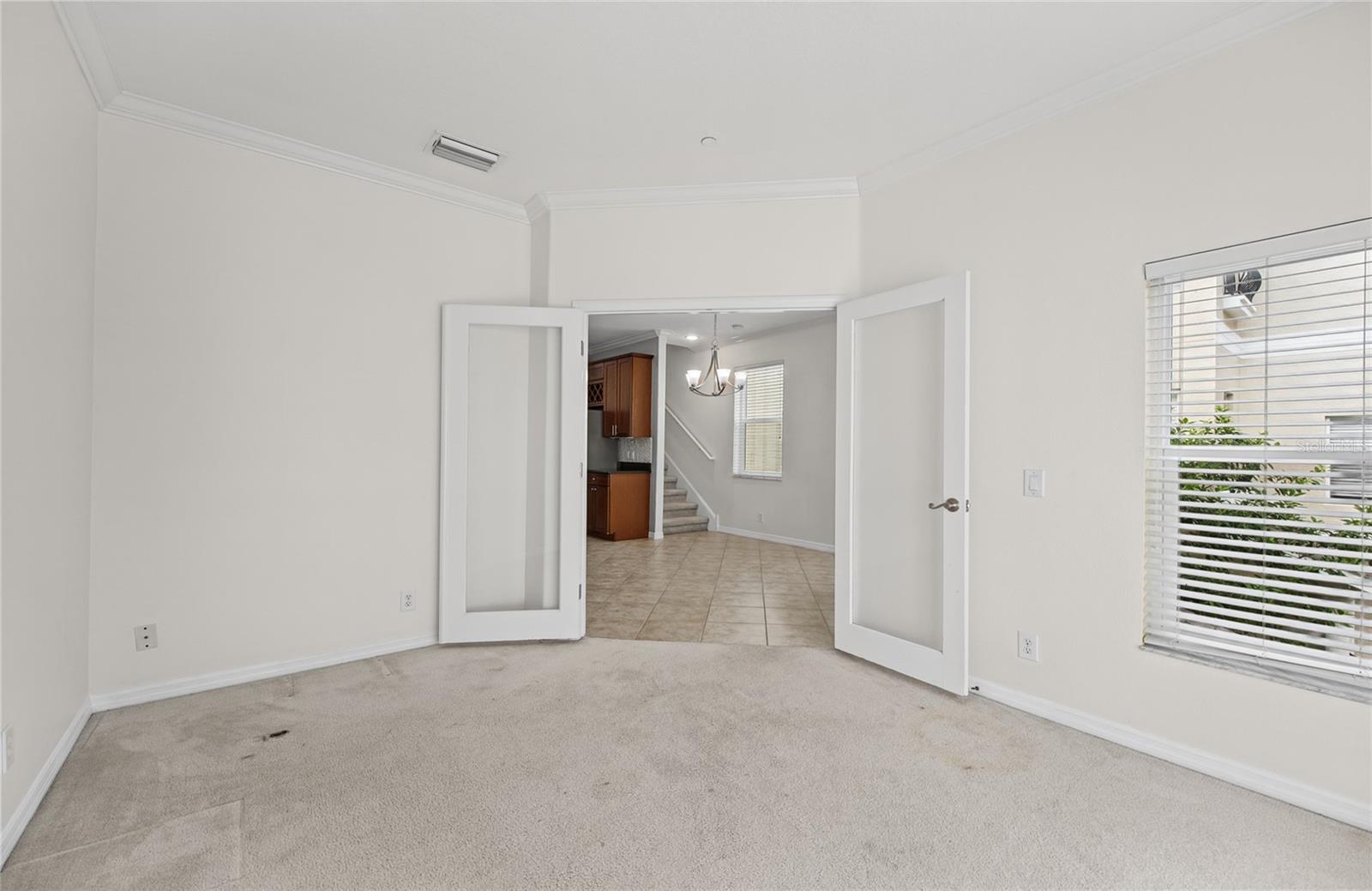 1146 VENETIAN HARBOR DR NE