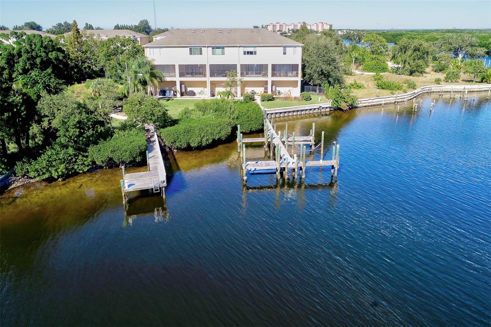 1146 VENETIAN HARBOR DR NE