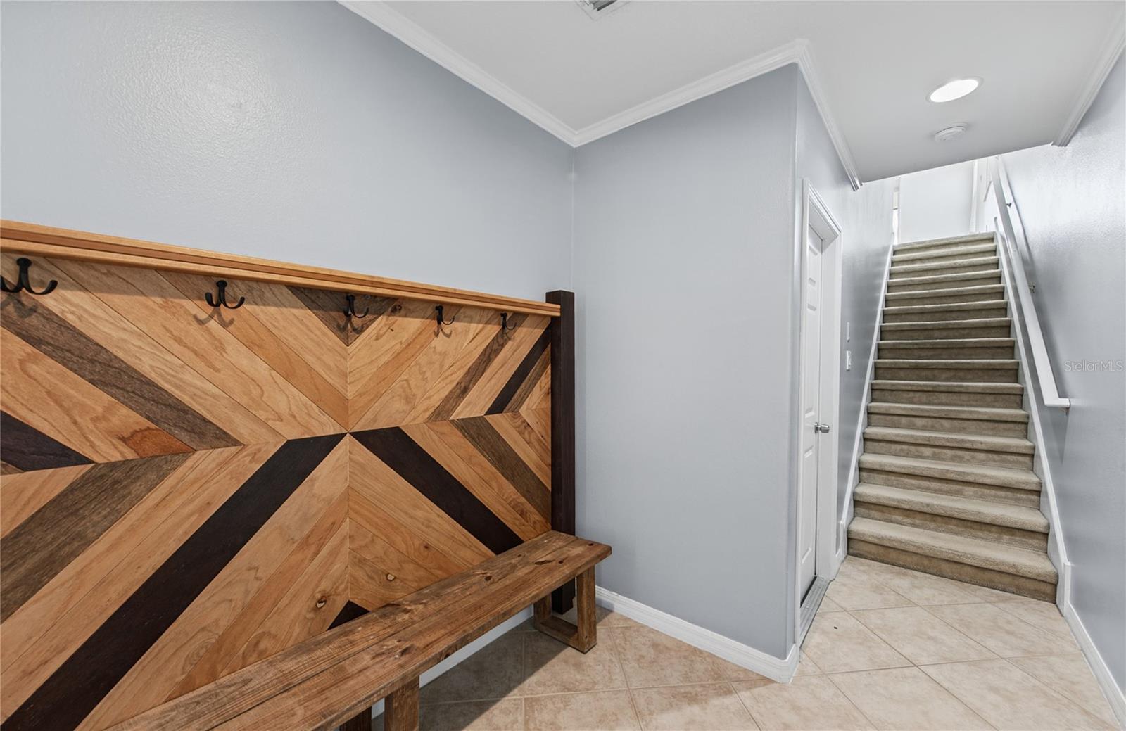 1146 VENETIAN HARBOR DR NE
