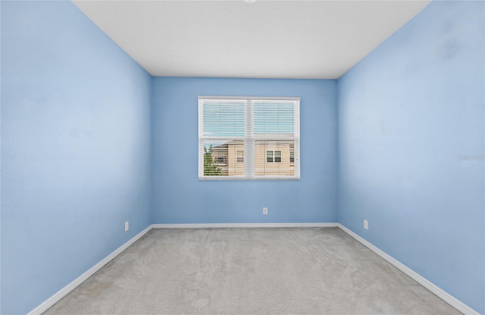 1146 VENETIAN HARBOR DR NE