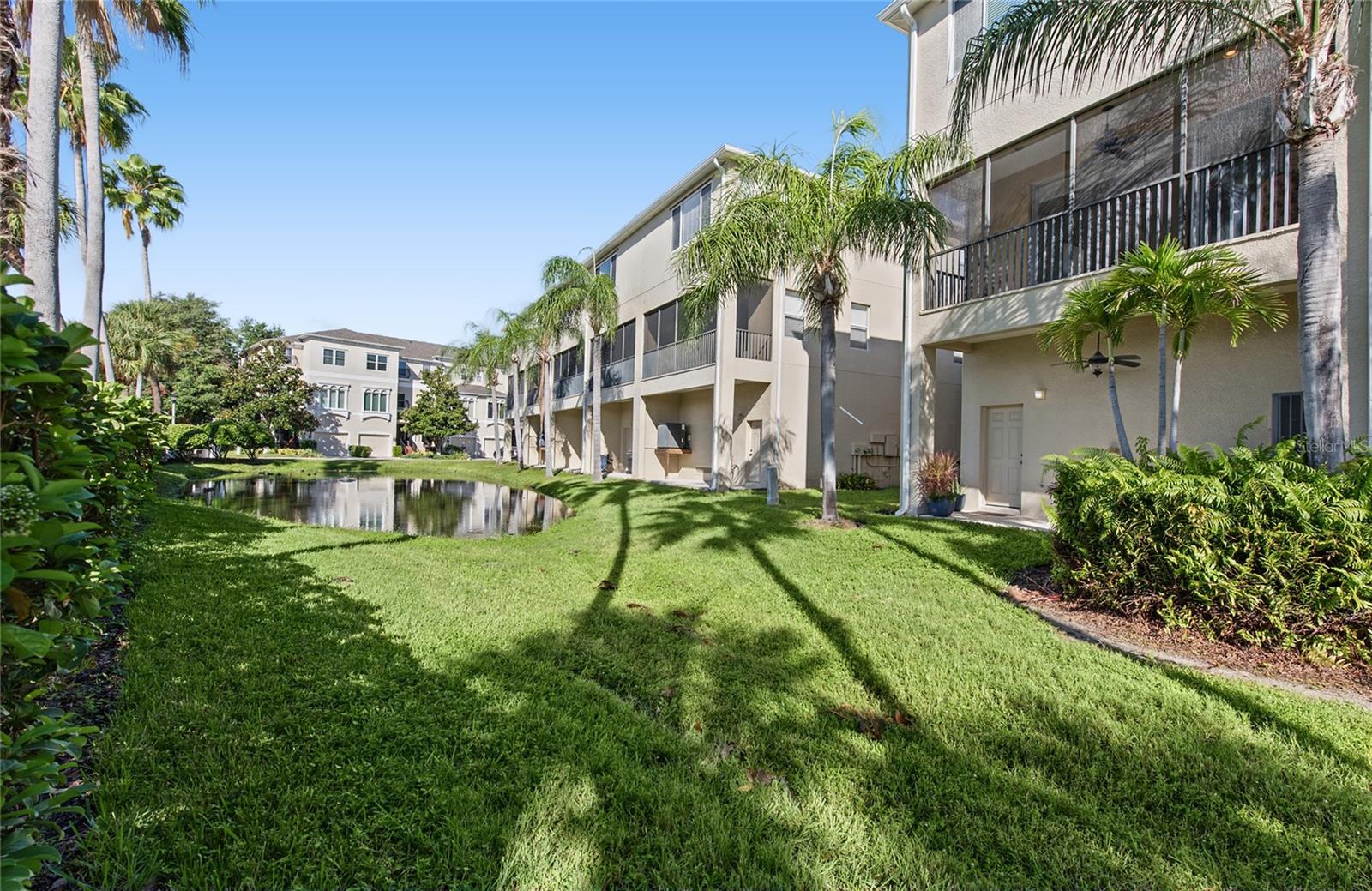 1146 VENETIAN HARBOR DR NE
