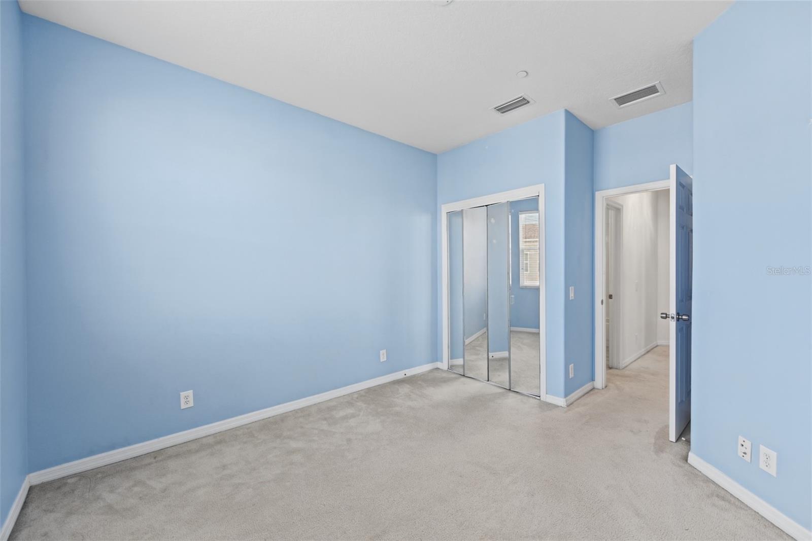 1146 VENETIAN HARBOR DR NE