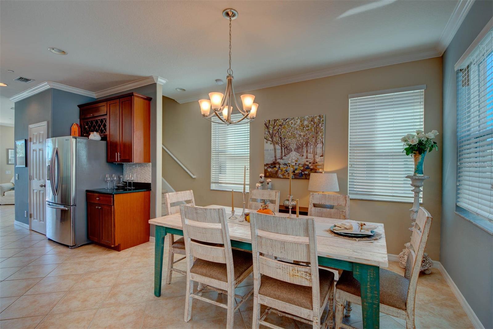 1146 VENETIAN HARBOR DR NE