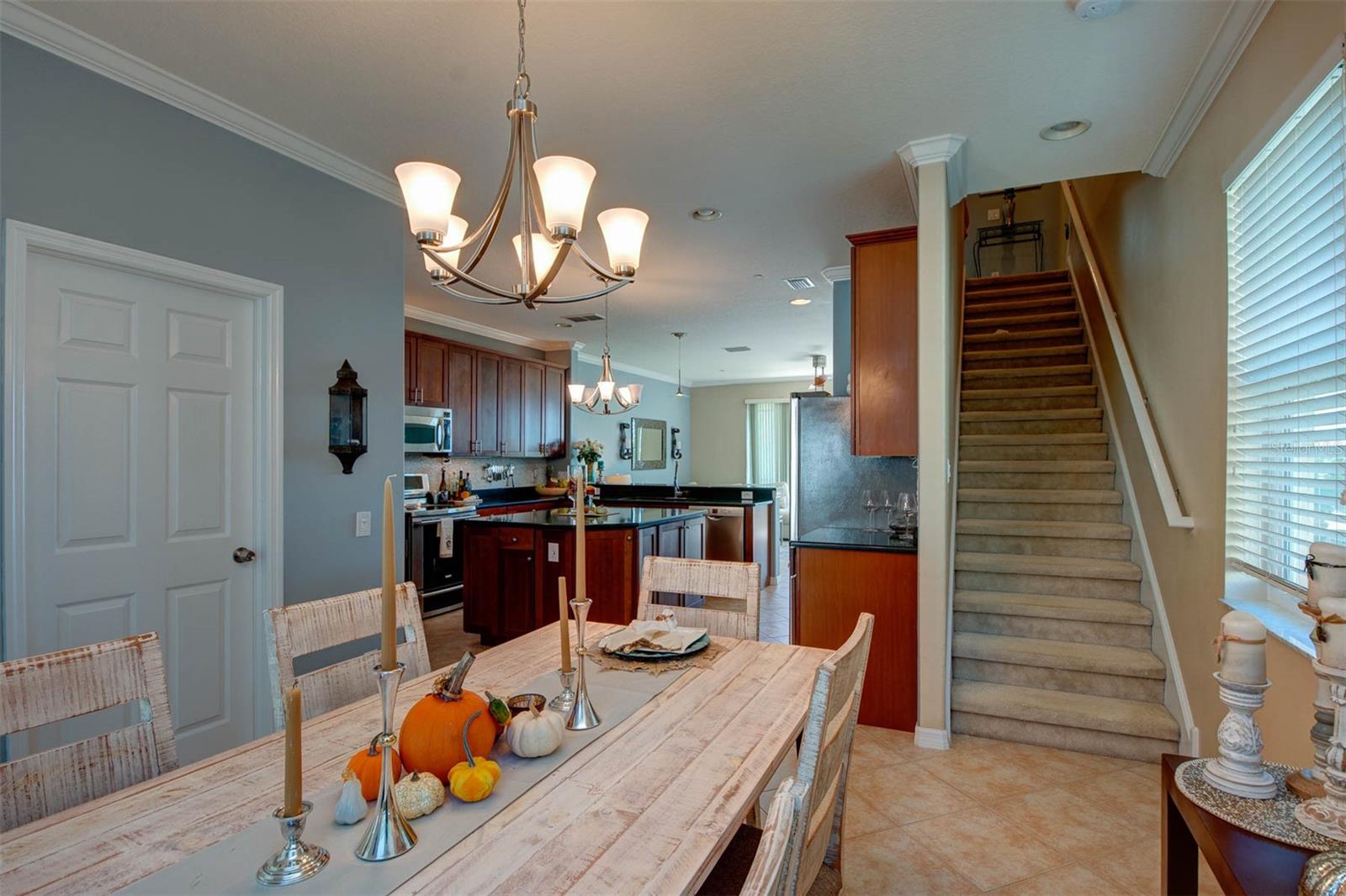 1146 VENETIAN HARBOR DR NE